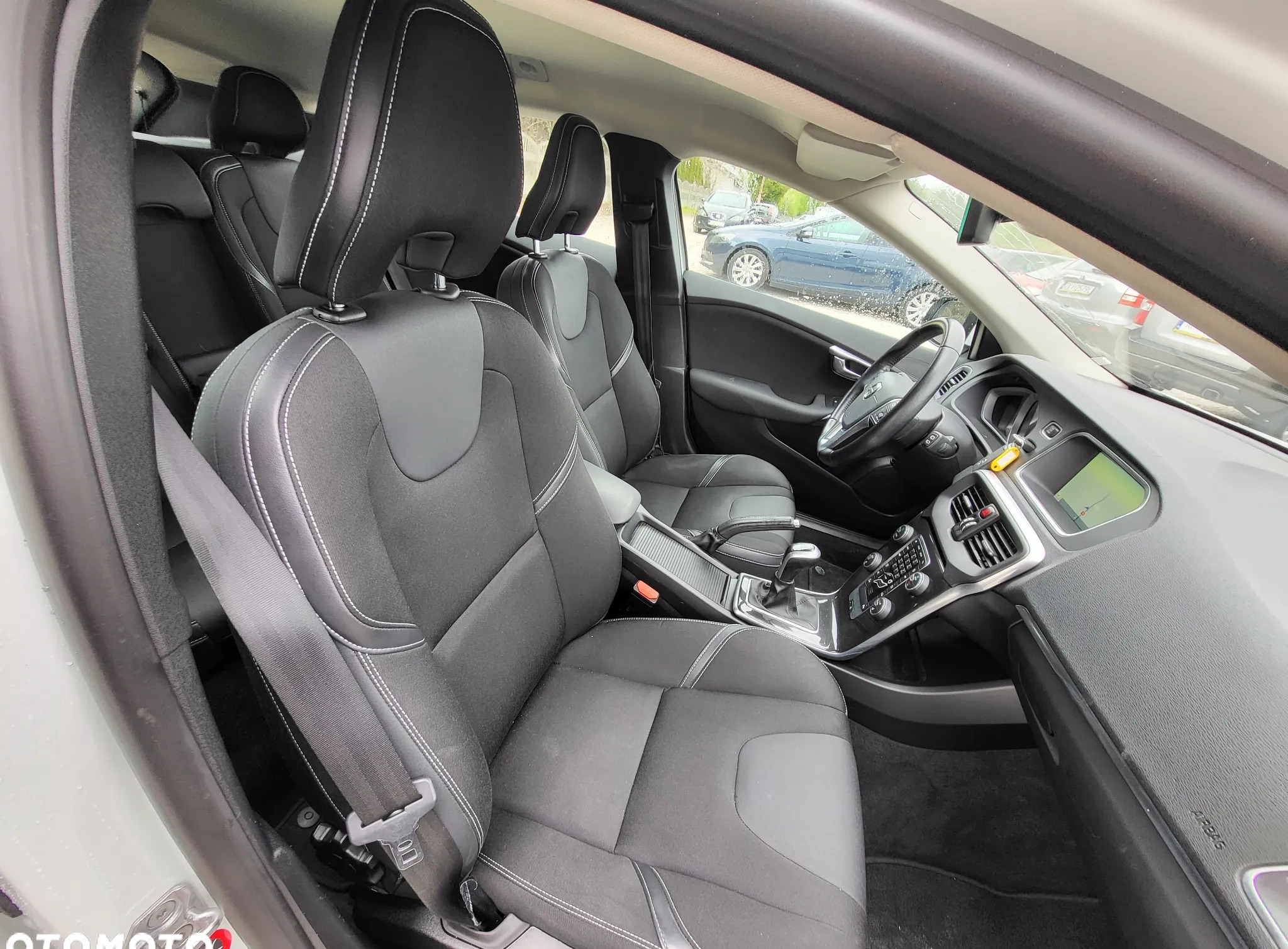Volvo V40 cena 52400 przebieg: 191200, rok produkcji 2016 z Trzebiatów małe 137